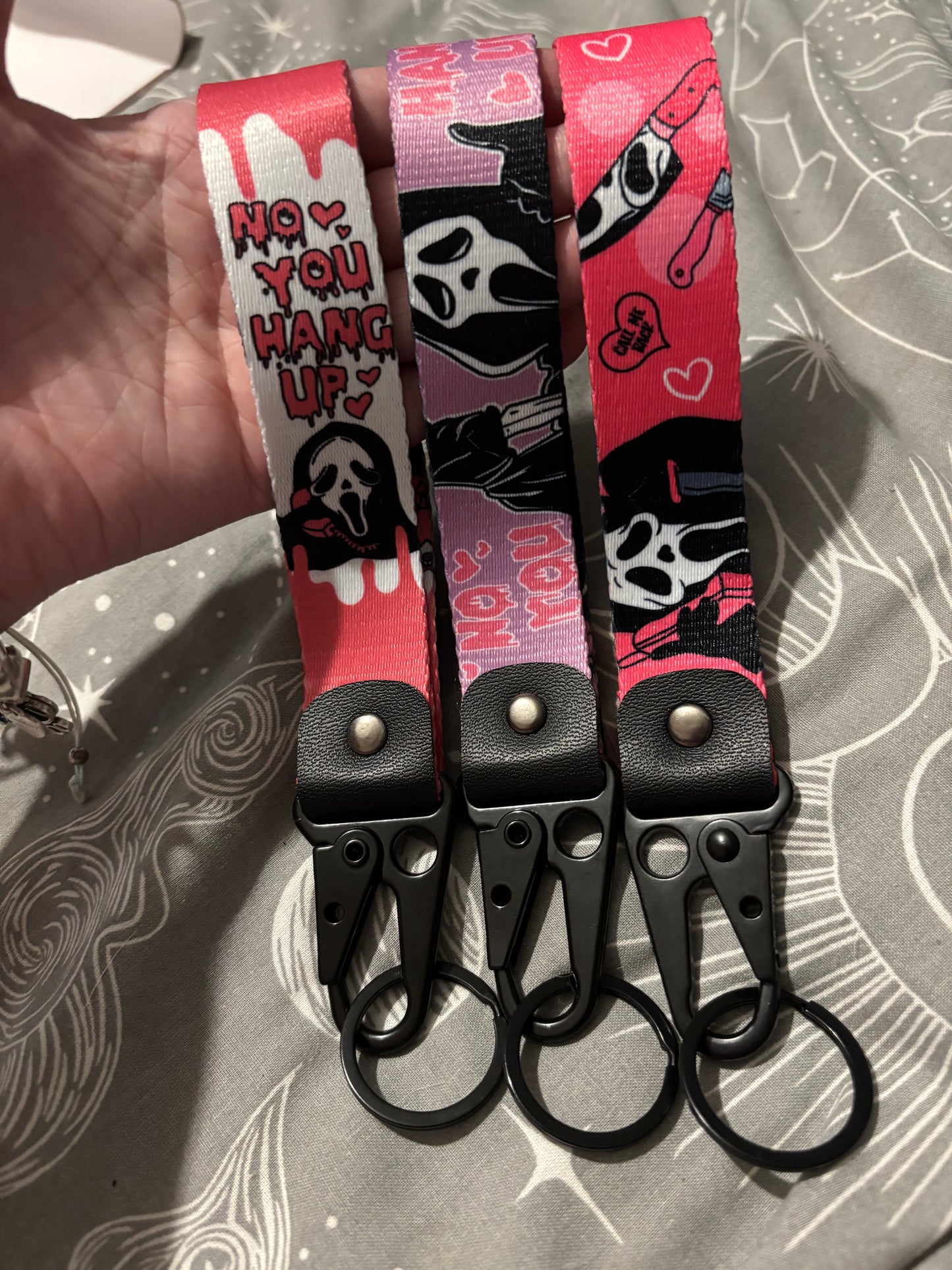 Metal clasp keychain