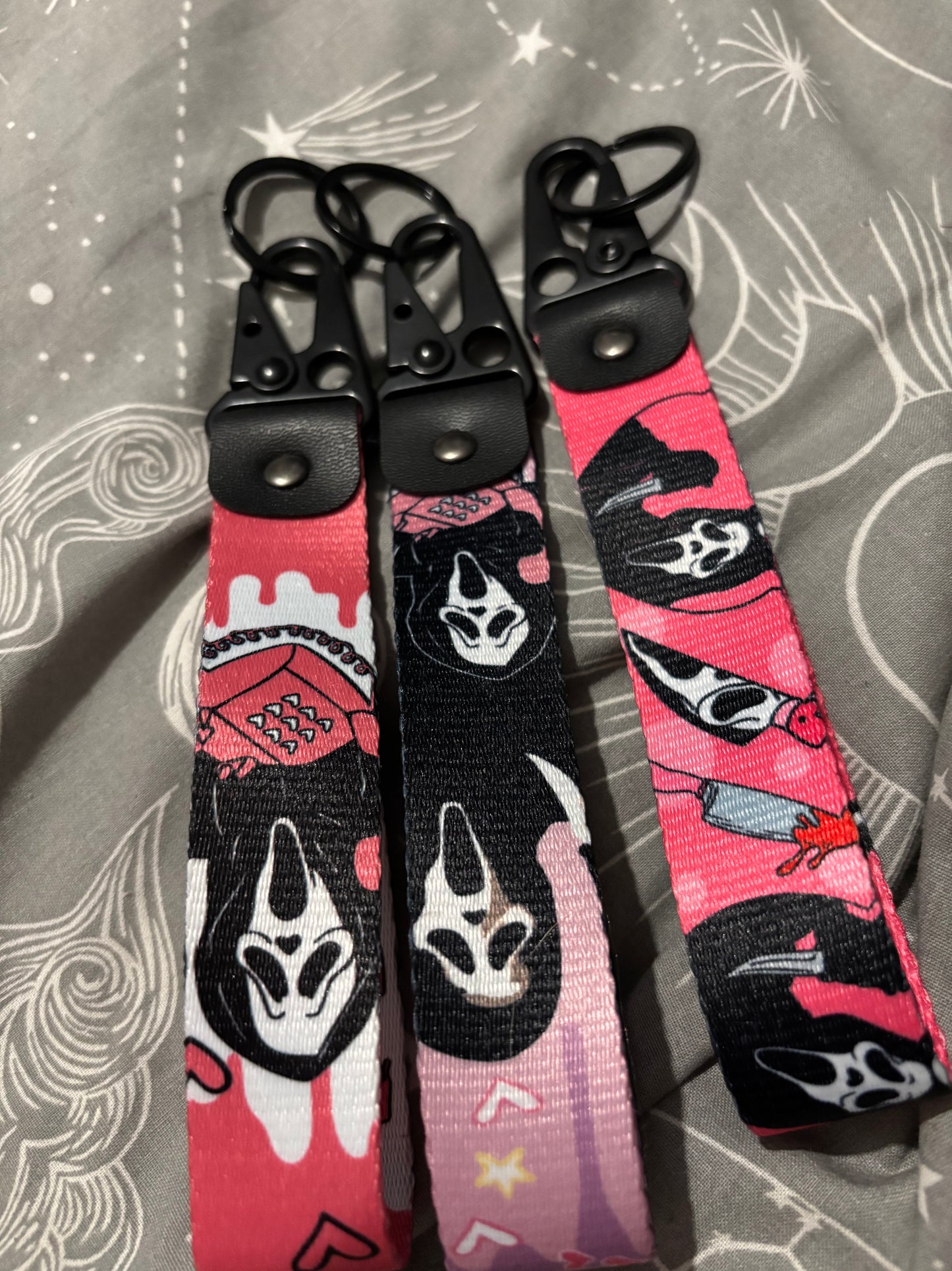 Metal clasp keychain